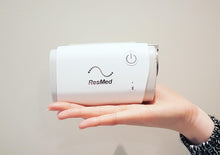 Charger l&#39;image dans la galerie, ResMed AirMini Travel CPAP.